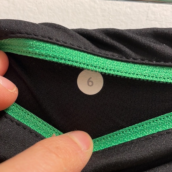 RARE Lululemon Seawheeze Speed Shorts - Size 6 - Picture 3 of 3